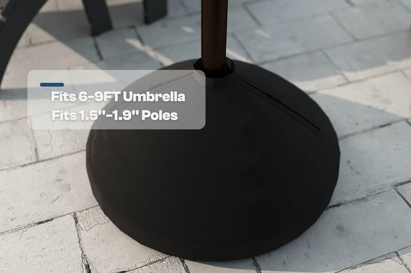 Black umbrella base on a paved surface with text indicating size compatibility.