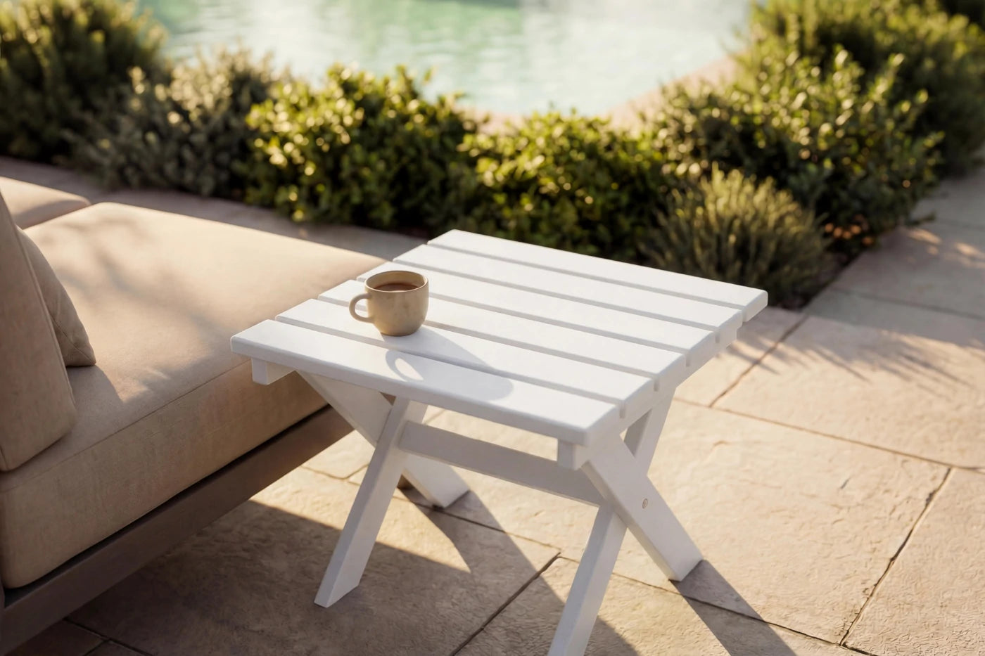 Perli™ HDPE Side Table
