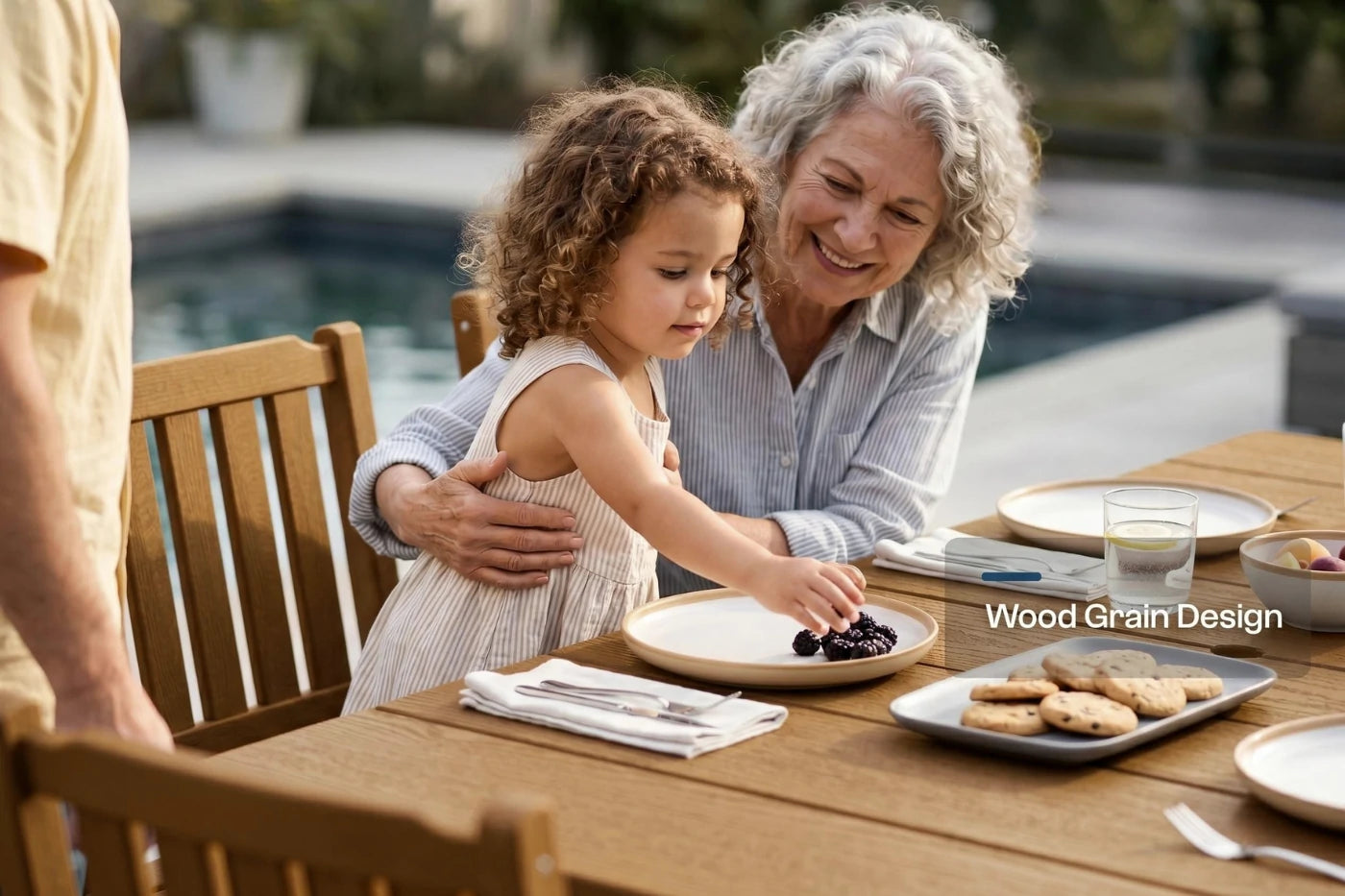 Perli™ Outdoor Dining Set - Table & Chairs